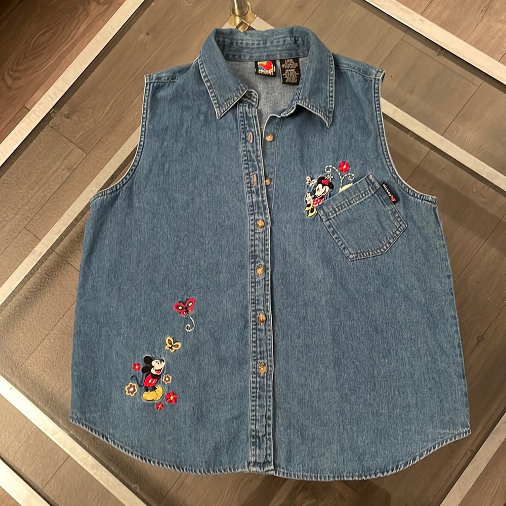 Disney denim vest size large in great vintage condition!